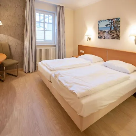 Komfortplus Mit 1 Schlafzimmer Und Balkon Im Obergeschoss 254 Apartment Binz